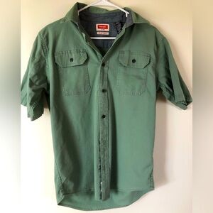 Wrangler button down short sleeved